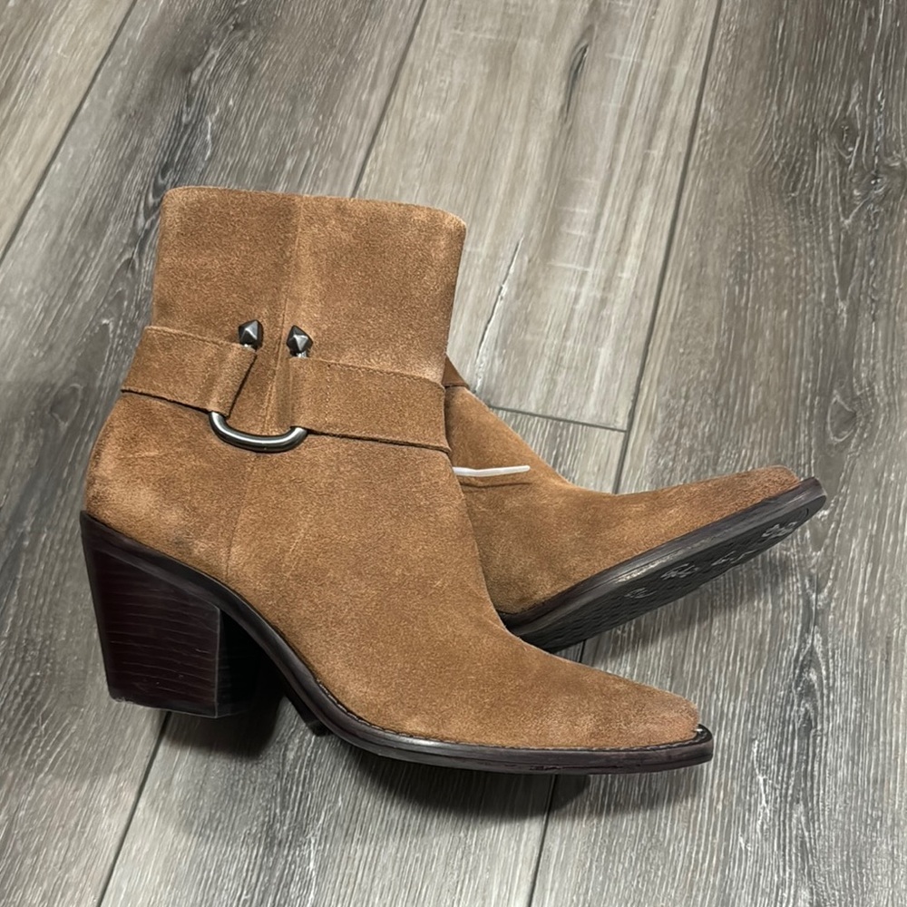 NWOT! Antonio Melani‎ Brown Suede Ankle Boots